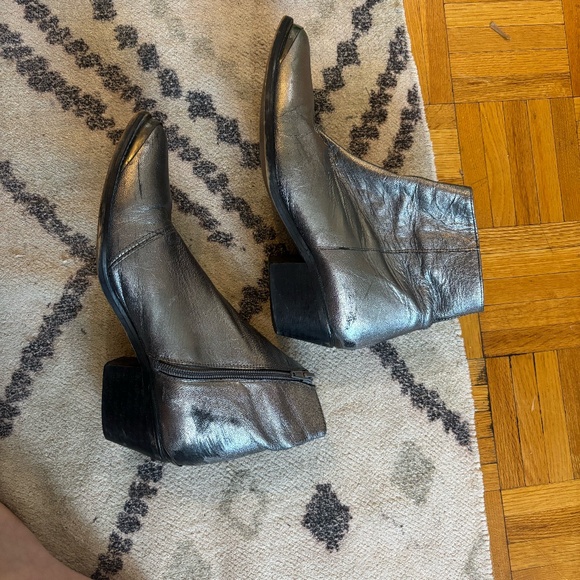 Early 2010s toyshop Real Leather silver cowboy booties - Picture 1 of 7